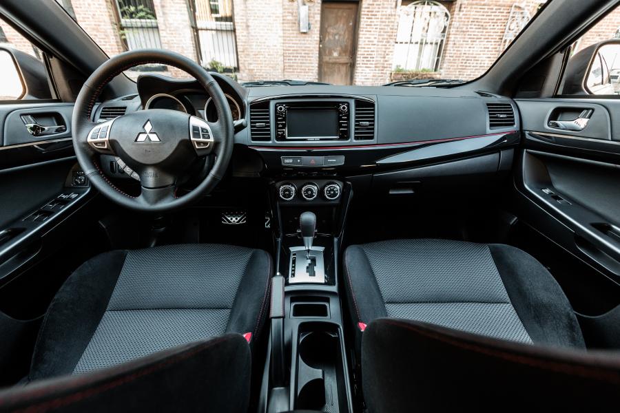 Торпедо Mitsubishi Lancer Limited Edition 2017 года  (NA) (фото 25 из 29)